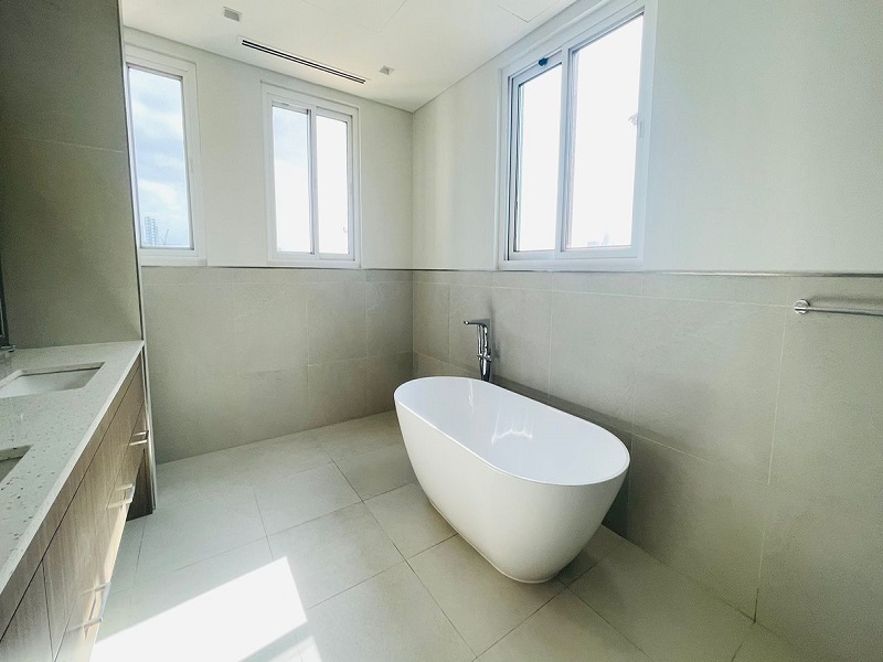 4 Br Villa for rent